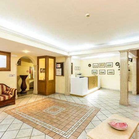 רומא Hotel Tempio Di Pallade מראה חיצוני תמונה